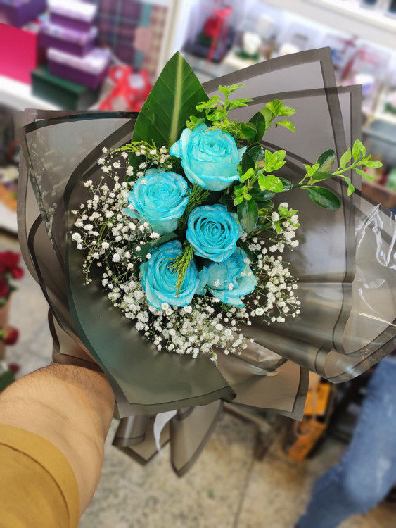 خرید دسته گل ۵ شاخه رز آبی تازه در ارومیه
