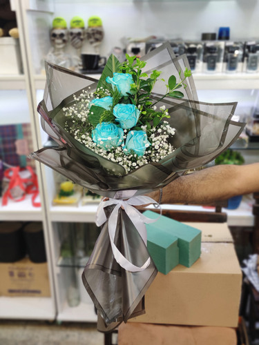سفارش آنلاین دسته گل رز آبی با ارسال رایگان در ارومیه